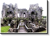 Ruins of Caerphilly Castle, 922x644 pixels (197.1K)